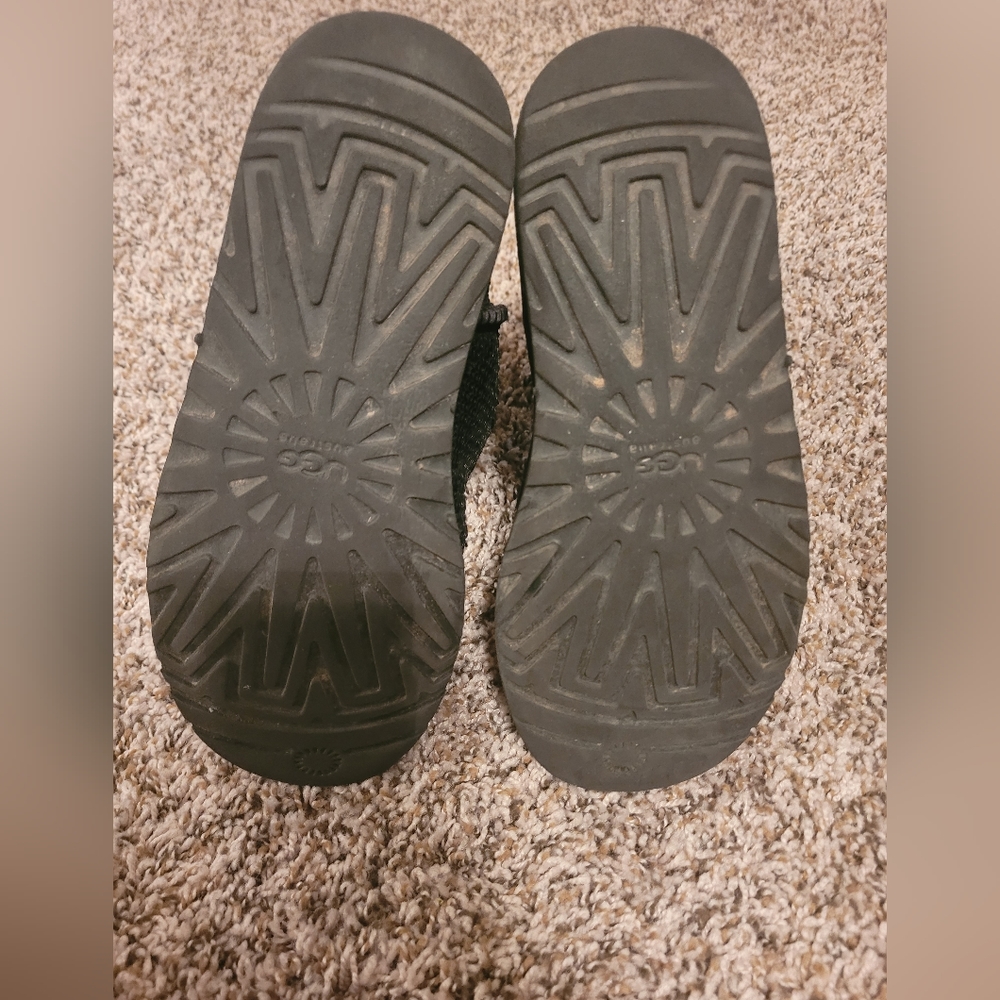 Ugg Sequence Black Boot, Size 6 Womens - image 5